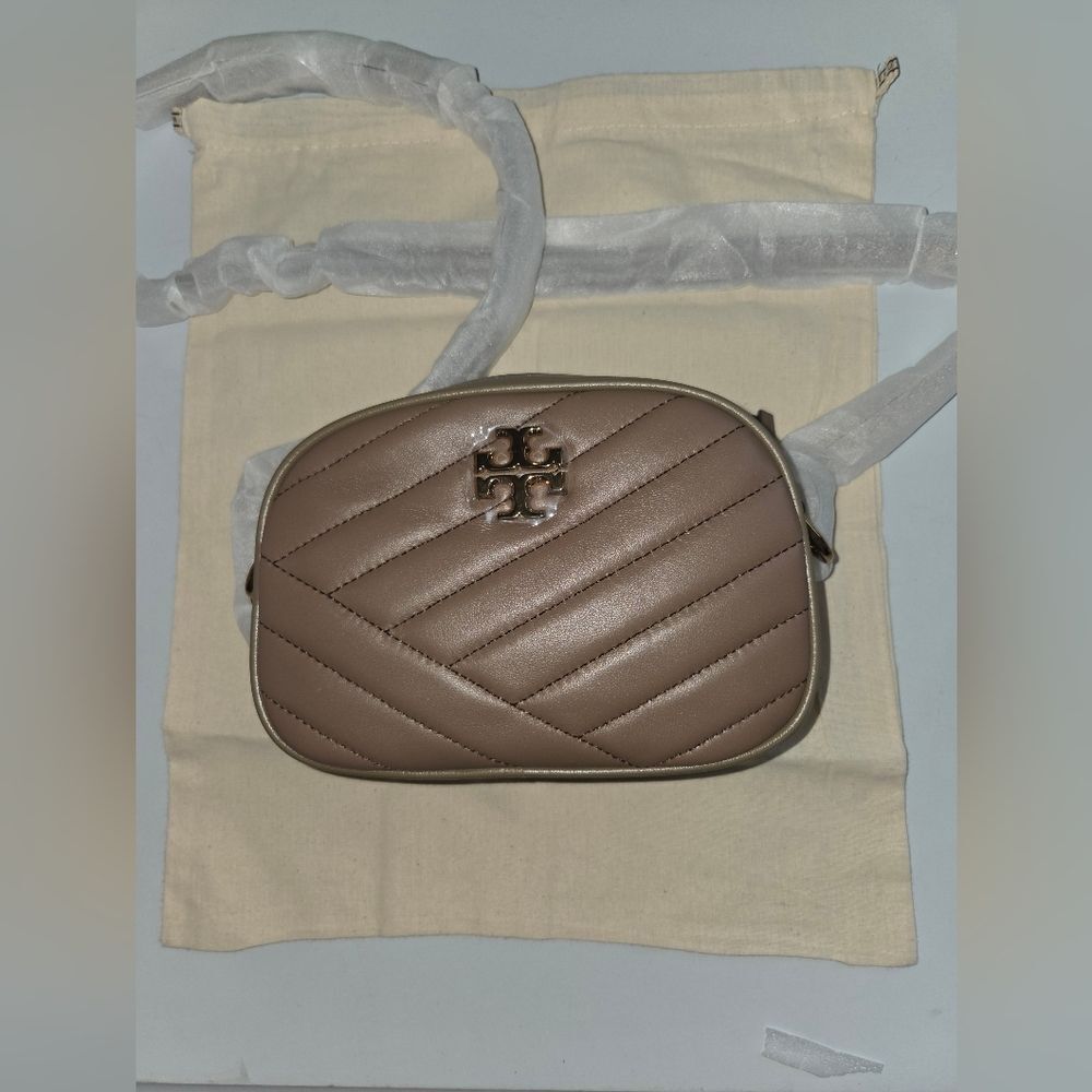 NEW! Tory Burch Kira Quilted Camera Crossbody Bag In Classic Taupe
